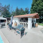La Du Moulignon بيت للعطل *