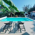 بيت للعطل La Du Moulignon